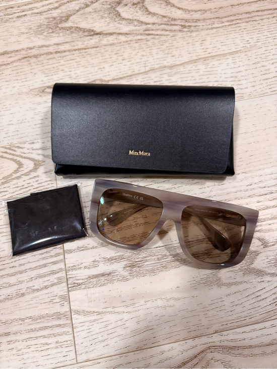 MaxMara Accessories - Max Mara Oversized Beige Gradient Shield Sunglasses